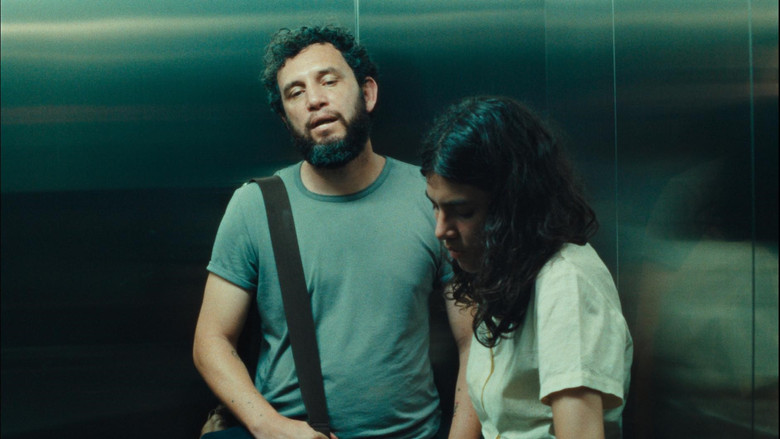 кадр из фильма Tengo sueños eléctricos