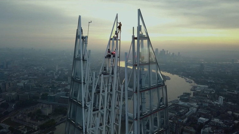 кадр из фильма SKYCLIMBER - Scaling the Eiffel Tower