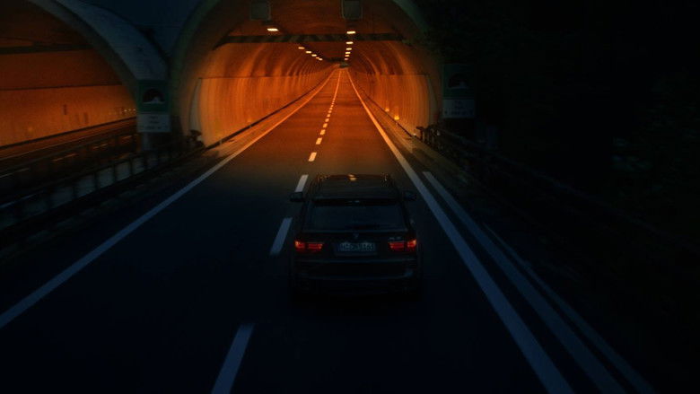 кадр из фильма Mute