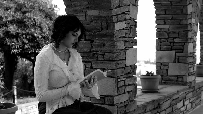 кадр из фильма ΜΑΙΡΗ