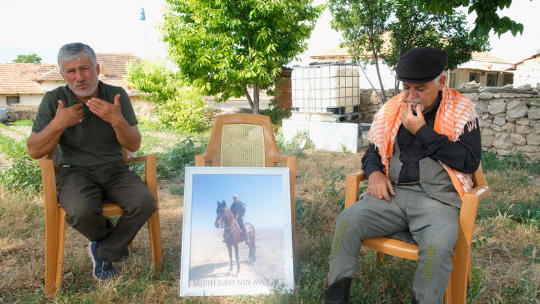 кадр из фильма Kaybolan Sularda Pedal Çevirmek