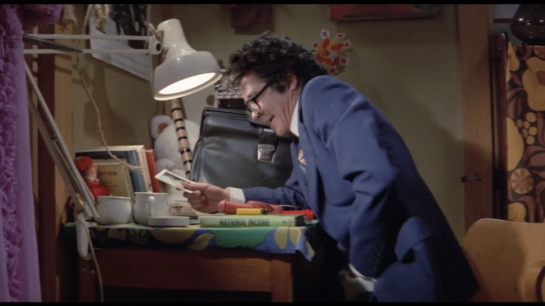 кадр из фильма 女子大生　三日三晩汗だらけ