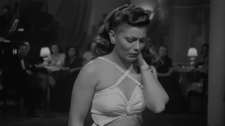 кадр из фильма El pecado de Laura