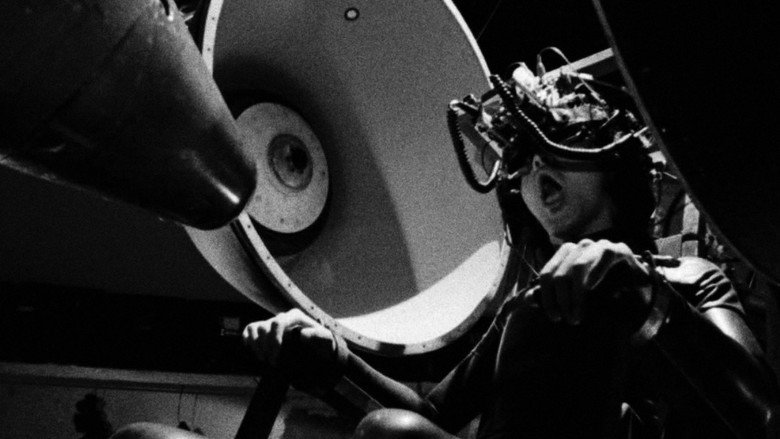 кадр из фильма Любовь к резине