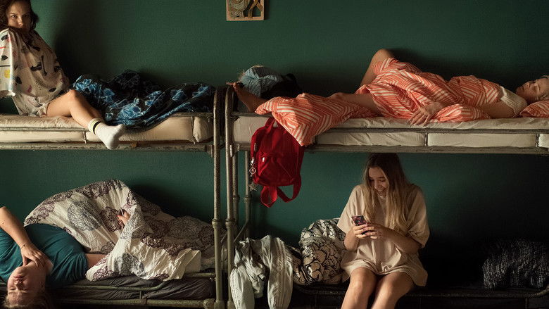 кадр из фильма Eden