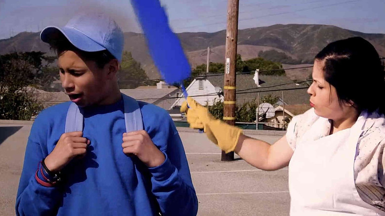 кадр из фильма Mucho Gusto Mamá