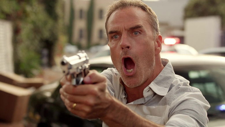 кадр из фильма Fatal Instinct