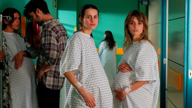 кадр из фильма Параллельные матери