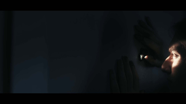 кадр из фильма Hikikomori