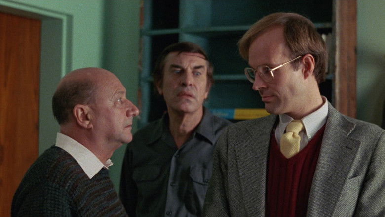 кадр из фильма Одни во тьме