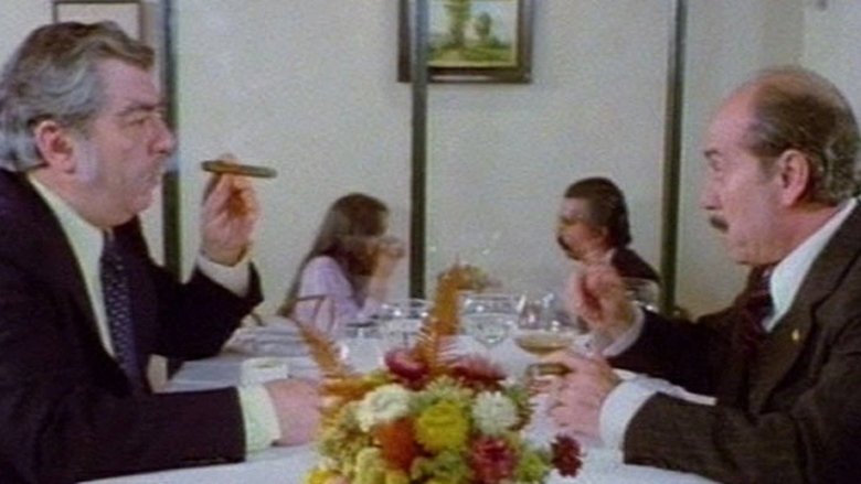 кадр из фильма El fascista, doña Pura y el follón de la escultura