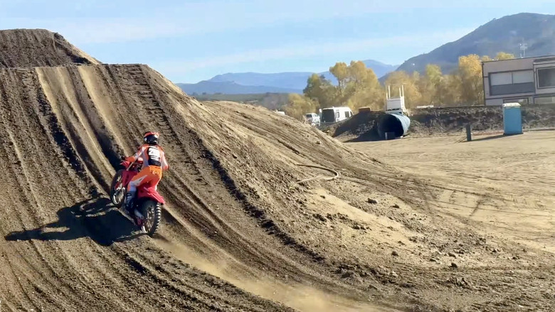 кадр из фильма First Week and First Ride in California