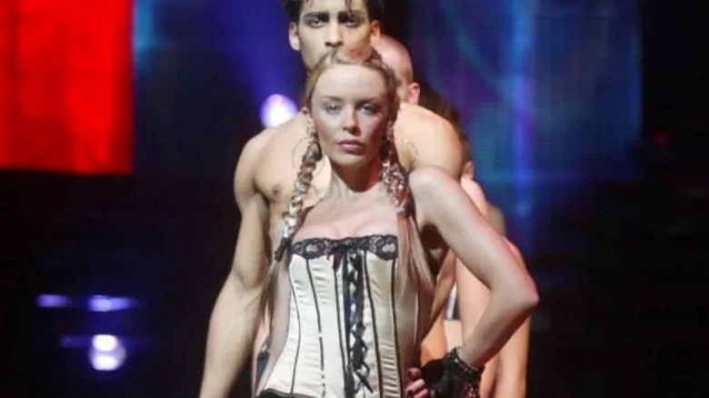 кадр из фильма KylieFever2002