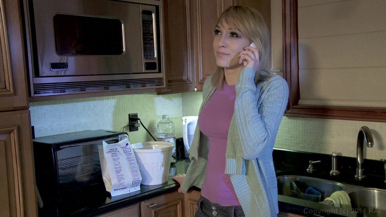 кадр из фильма Scream XXX: A Porn Parody