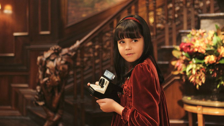 кадр из фильма Не бойся темноты