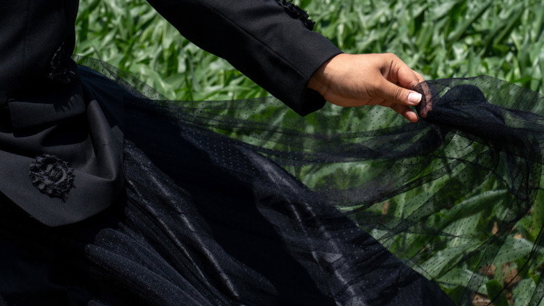 кадр из фильма Amish Country Queer