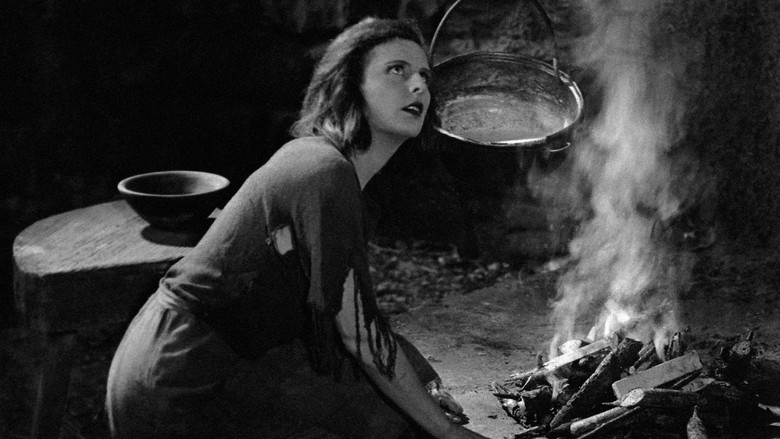 кадр из фильма Голубой свет