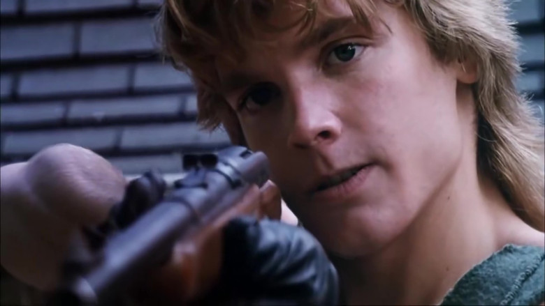 кадр из фильма Выродок