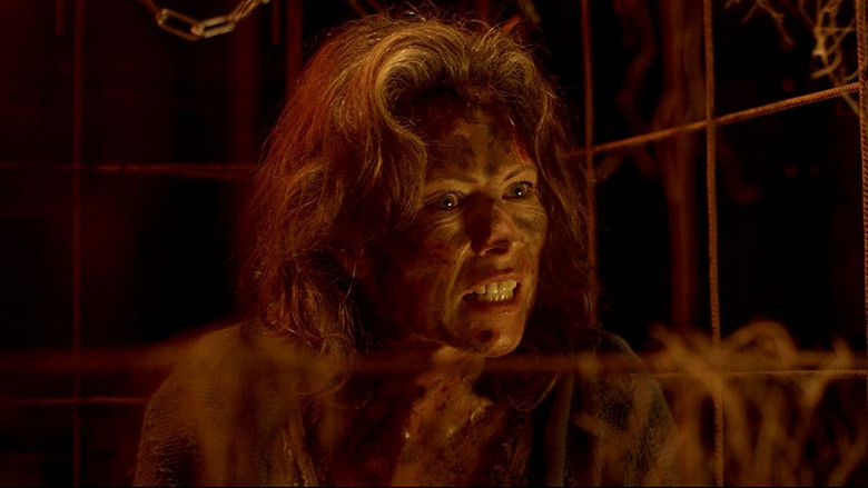 кадр из фильма Побег с фермы каннибалов