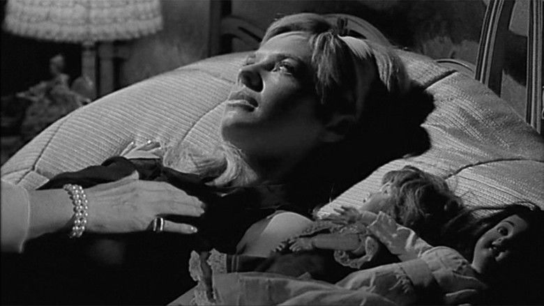 кадр из фильма Убийство сестры Джордж