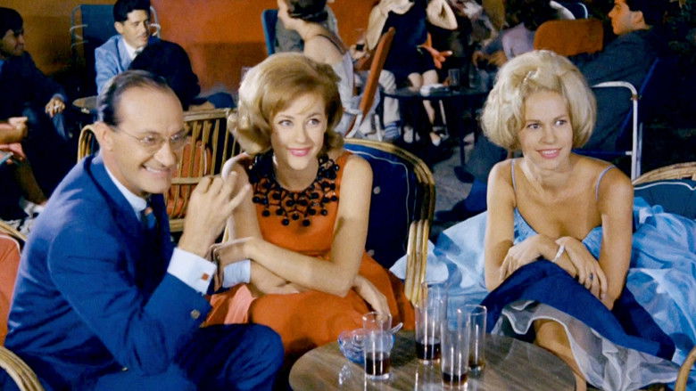 кадр из фильма Μερικοί Το Προτιμούν Κρύο...