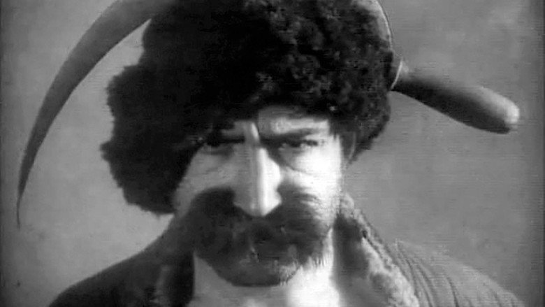 кадр из фильма Необычайные приключения мистера Веста в стране большевиков