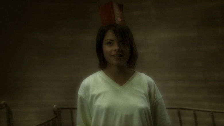 кадр из фильма Зеркальная Маска