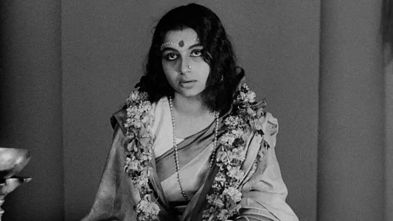 кадр из фильма Богиня