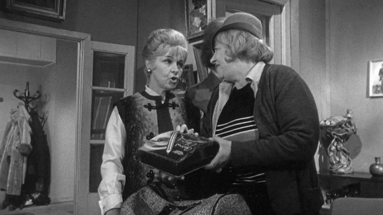 кадр из фильма Легкая жизнь