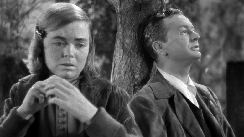 кадр из фильма The Enchanted Cottage