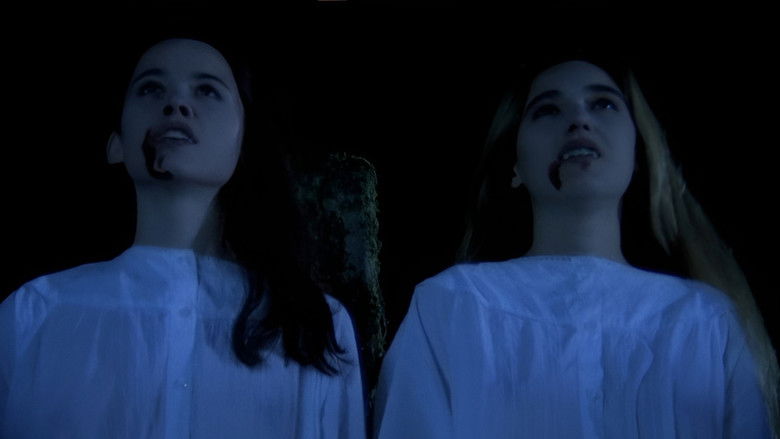 кадр из фильма Сиротки-вампиры