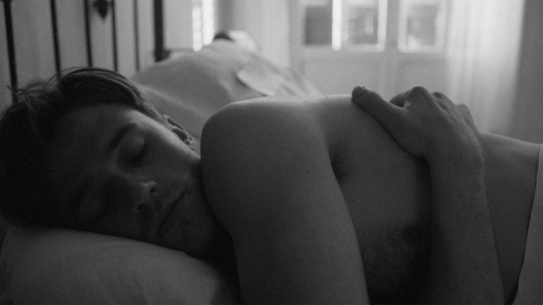 кадр из фильма Посторонний