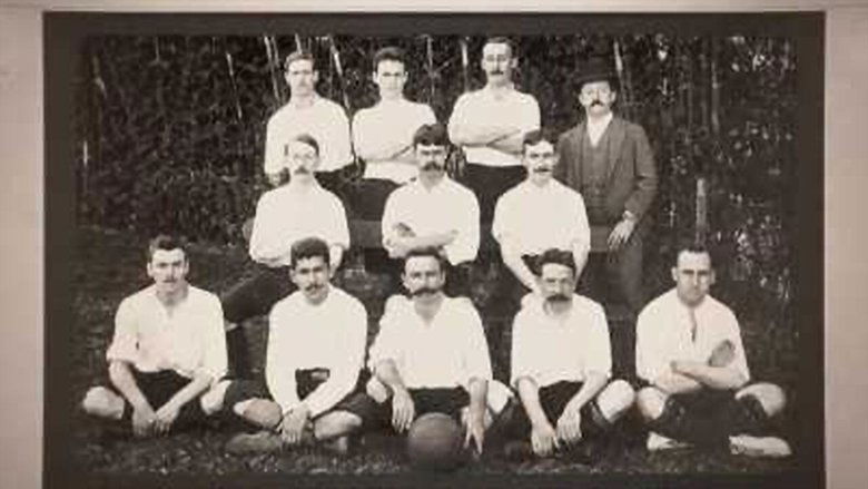 кадр из фильма Miller & Fried: As Origens do País do Futebol