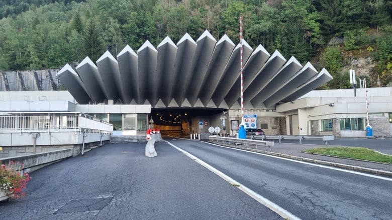 кадр из фильма Tunnel du Mont-Blanc : Les leçons de l'incendie