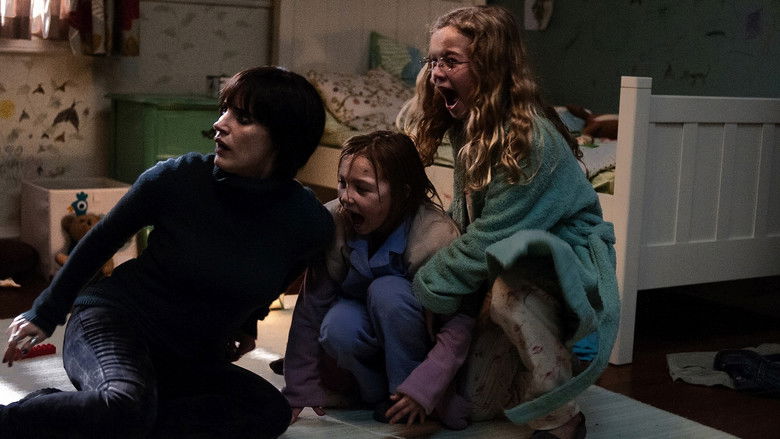 кадр из фильма Мама