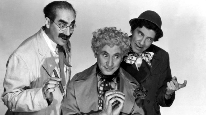 кадр из фильма Ночь в Касабланке