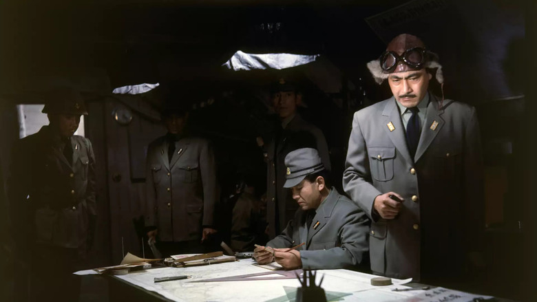 кадр из фильма Крылья Тихого океана