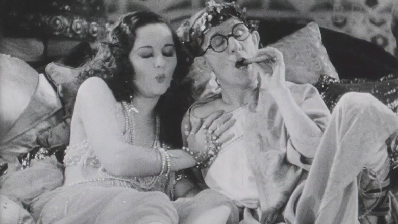 кадр из фильма Oh! Oh! Cleopatra