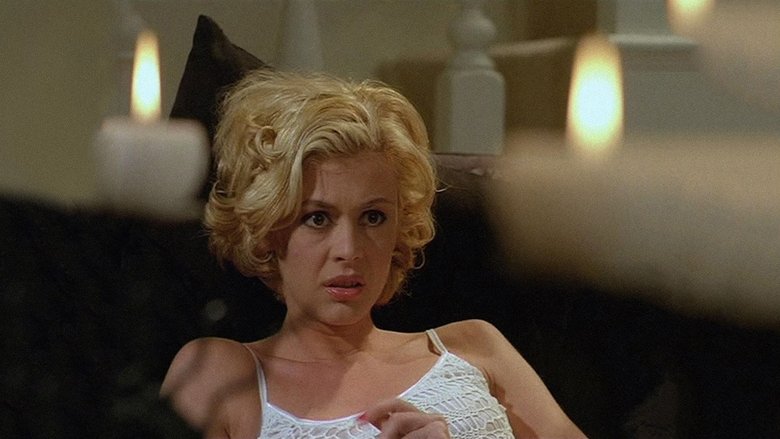 кадр из фильма Фатальное обольщение