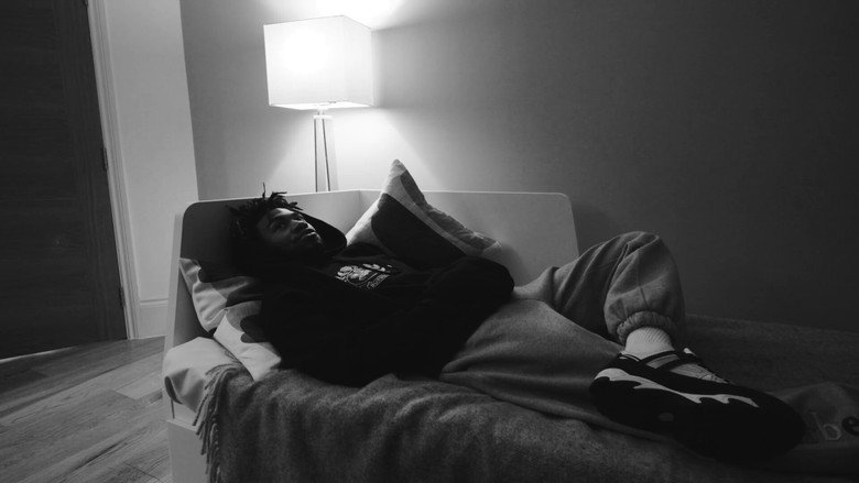 кадр из фильма The Longest Summer in America