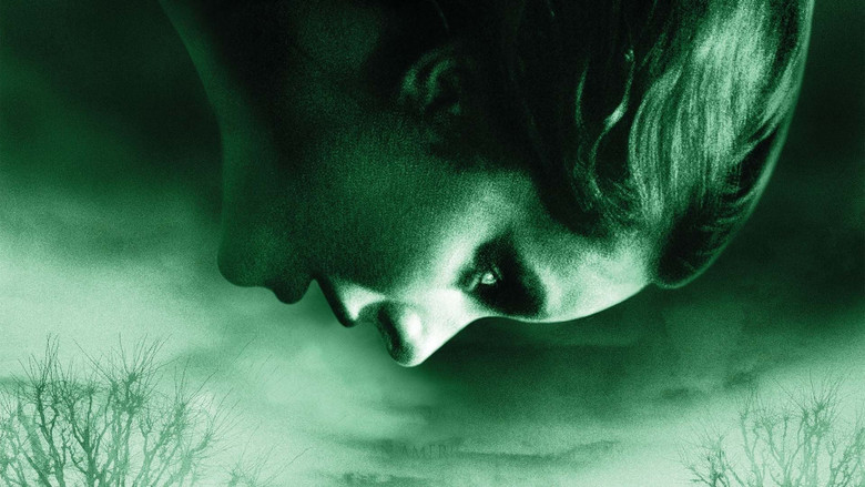 кадр из фильма Призрак Красной реки