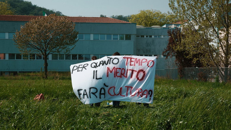 кадр из фильма Scuola della Cura