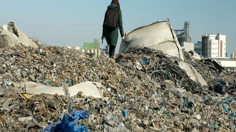 кадр из фильма Plastica connection