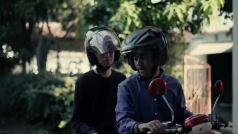 кадр из фильма Yang Tak Terucap dibalik Asap