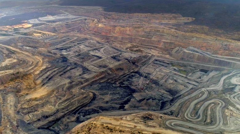 кадр из фильма Los órganos internos de la Madre Tierra