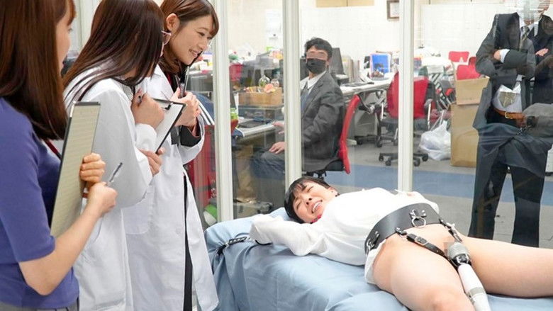 кадр из фильма SOD女子社員 150，000回転（従来比30倍）超高速電マでイクッ！最高に気持ち良い電マを求めて自ら実験台となり絶頂しながらも新型電マ開発に挑んだ結果、パンツスーツの裾まで濡れるほど漏らして漏らして4人合計78イキ！