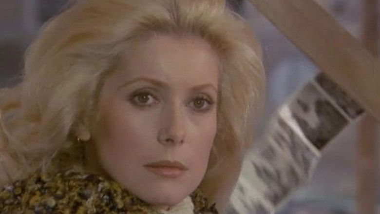 кадр из фильма Женщина в красных сапогах