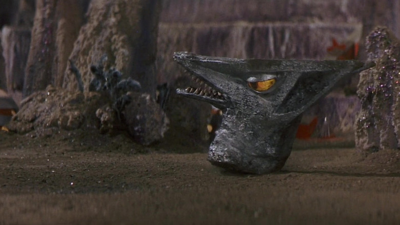 кадр из фильма Гамера против Гирона