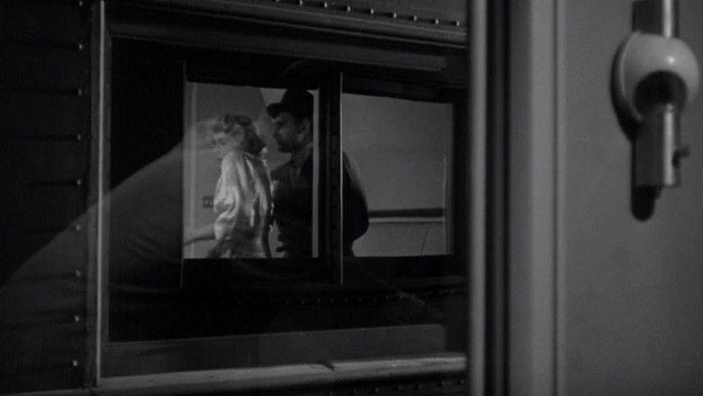 кадр из фильма Узкая грань