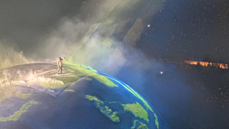 кадр из фильма Ye Live at SoFi